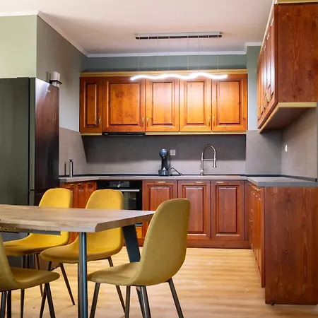 Cedar Iii 2 Bdrm Flat B12 דירה *