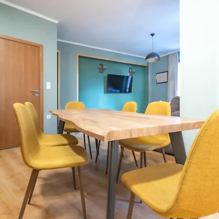 Cedar Iii 2 Bdrm Flat B12 דירה