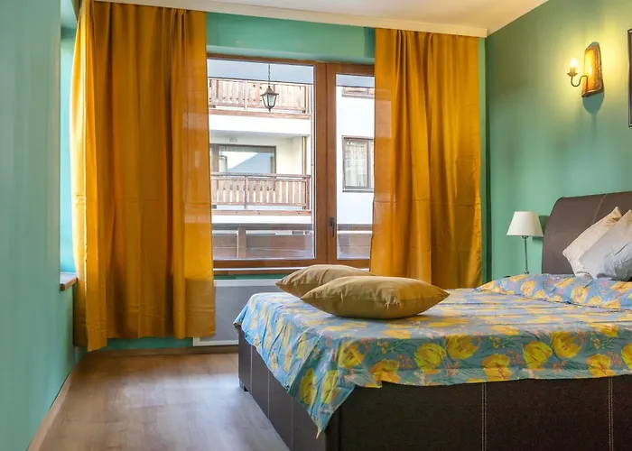 Cedar Iii 2 Bdrm Flat B12 شقة